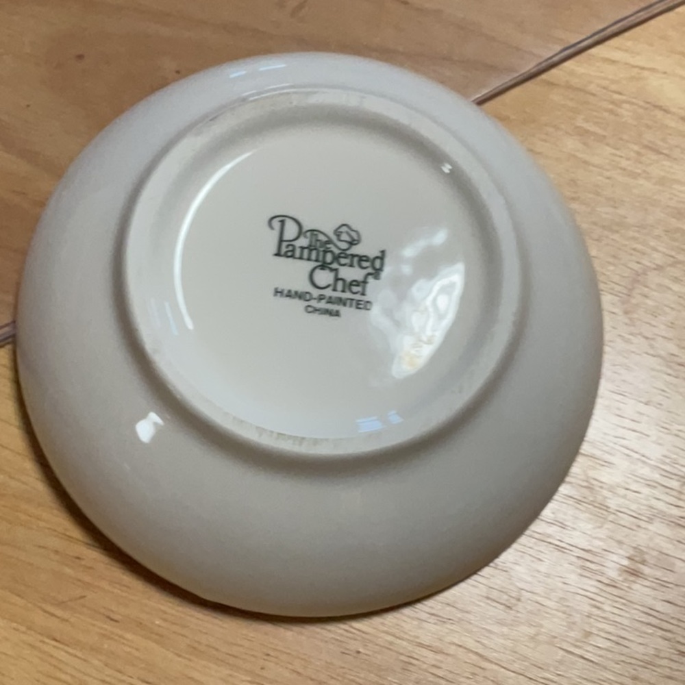 Set of 4 like new sauce bowls by The Pampered chef. - Picture 2 of 5